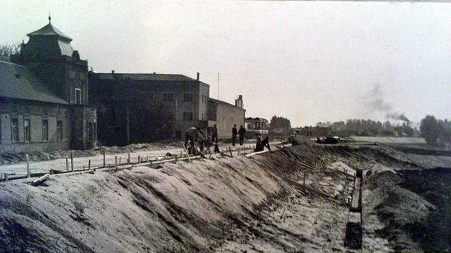 Istražite bogatu istoriju Novog Bečeja, grada na levoj obali Tise sa značajem u trgovini žitom i duvanom. Otkrijte nasleđe koje seže od turske vladavine do procvata u 19. veku