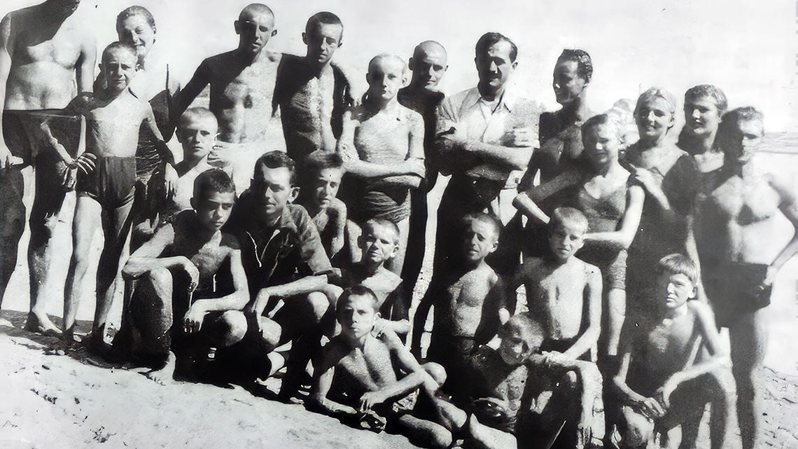 Swimming Meeting in Occupied Novi Bečej