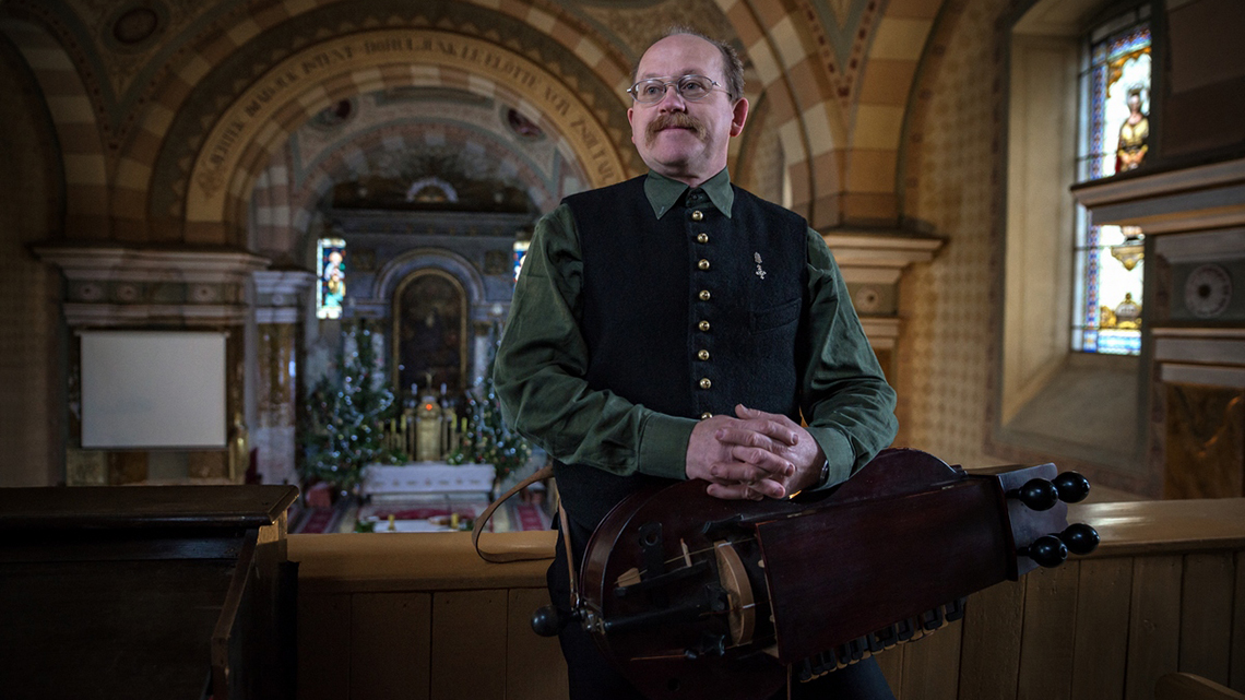 Bela Mičik – Majstor citre i tekera iz Novog Bečeja